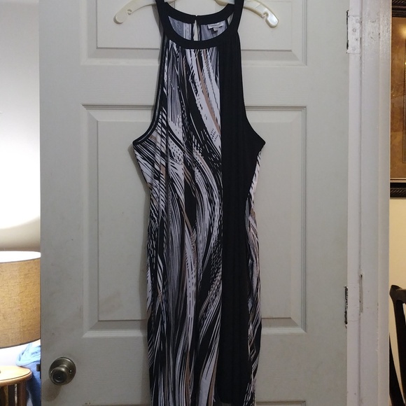 Avenue Dresses & Skirts - Avenue sleeveless A-trapeeze black/white beige print poly-blend dress size 30/32